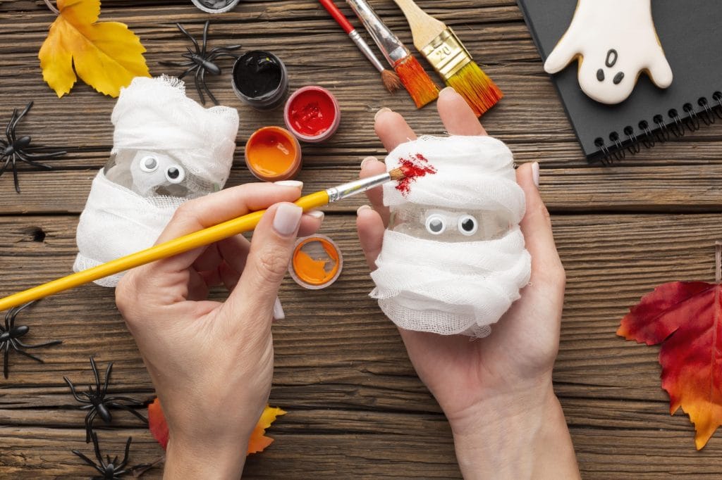 15 Spooky & Fun DIY Halloween Projects That Families Can Do With Their Kids